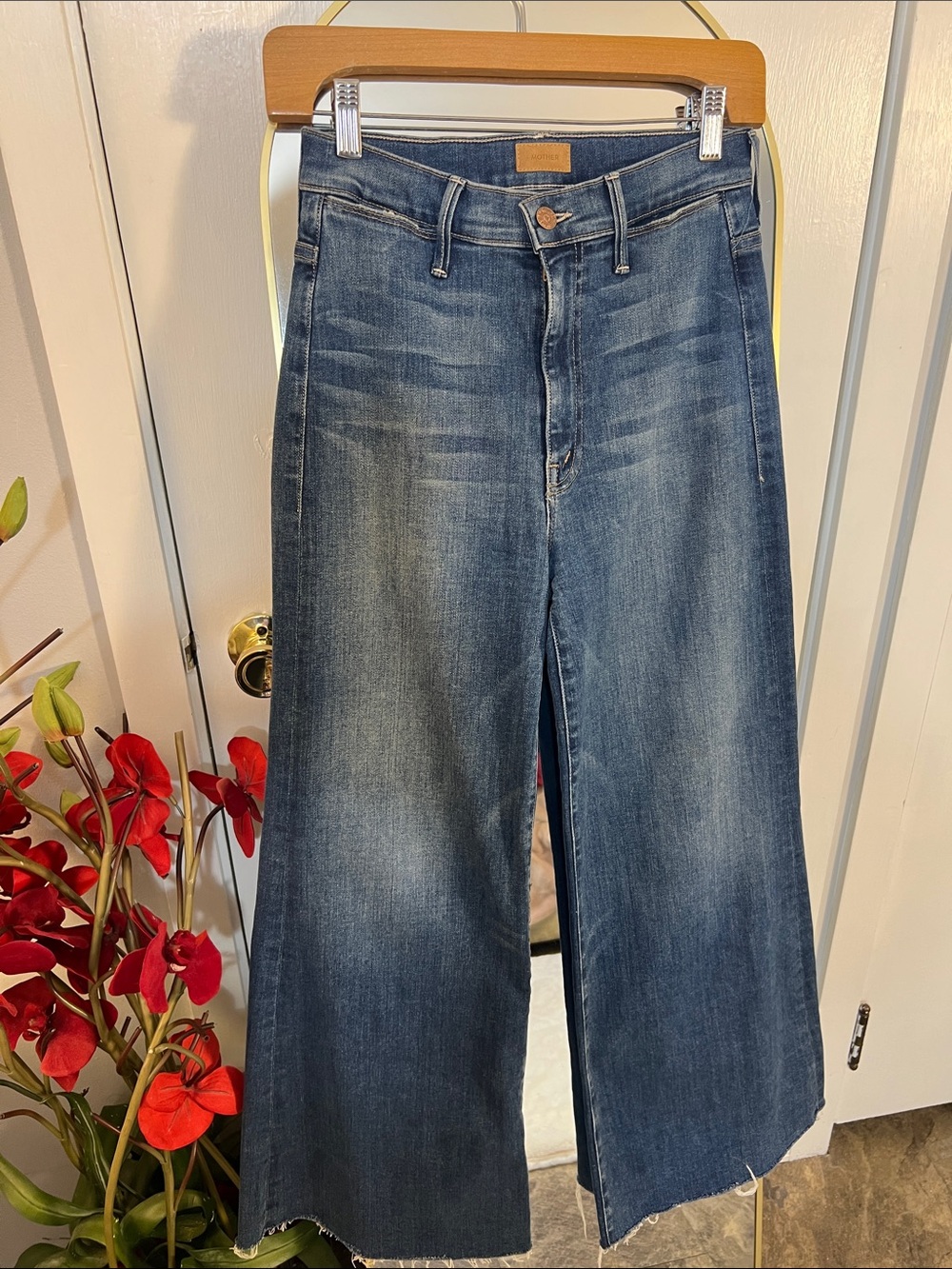 MOTHER The Swooner Roller Crop Fray High Waisted Wide Leg Jeans Size 27